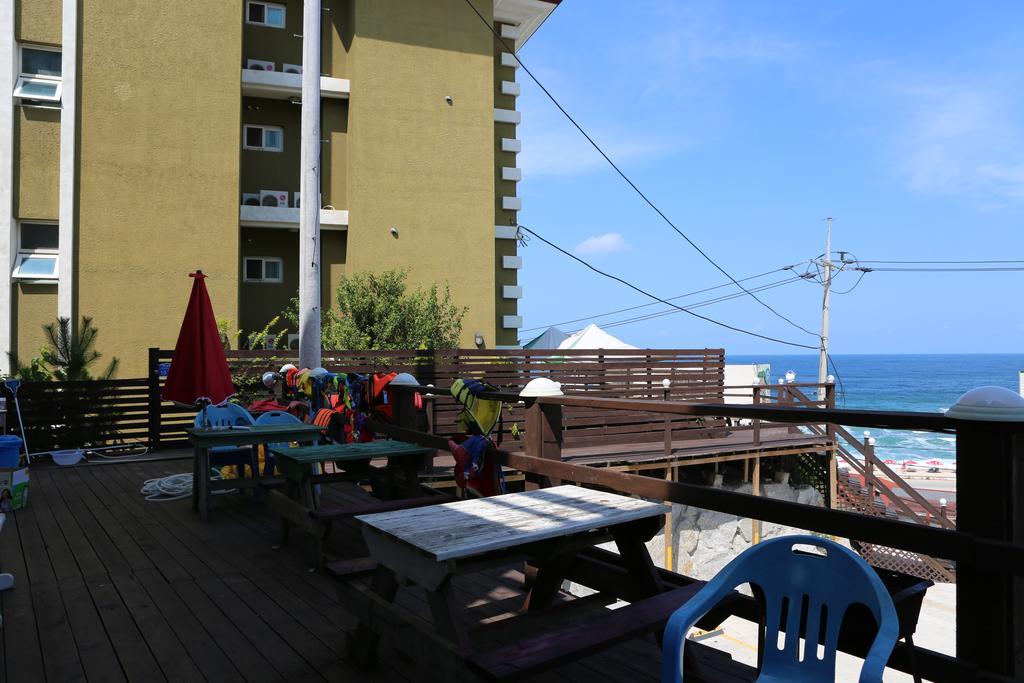 Gangneung Sea View Pension Exterior photo